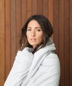 Little Giraffe Luxe Throw Décor