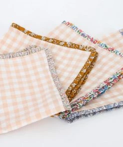 Meri Meri Tabletop Ruffle Edge Fabric Napkins-4
