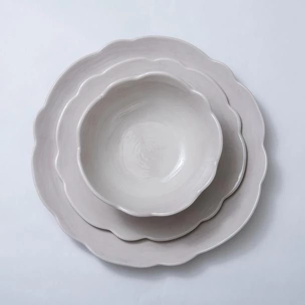 Relish Tabletop Scallop Dinner Plate 1 Relish Tabletop Scallop Dinner Plate