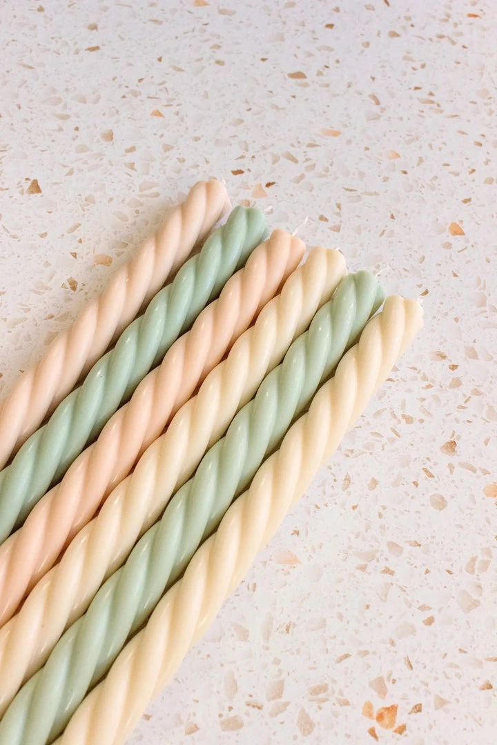 Faire Décor Twisted Candle - Sage 1 Faire Décor Twisted Candle - Sage